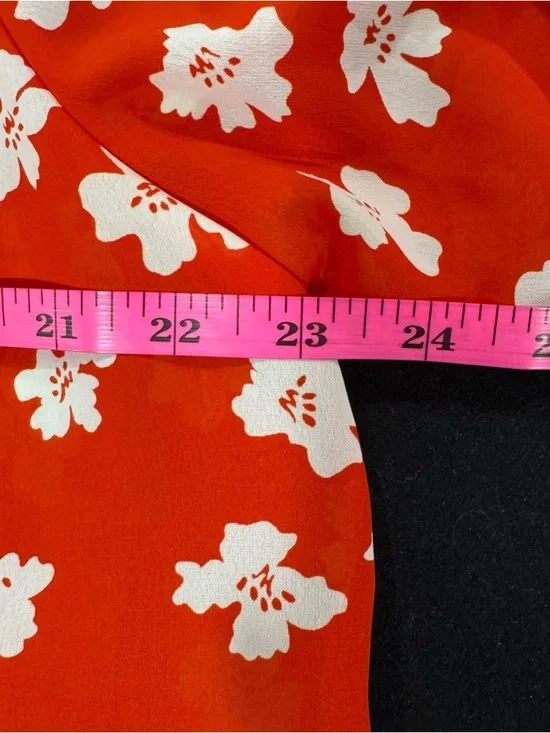 Red Floral Blouse with Contrast Peter Collar 06-0207 - Picture 10 of 11